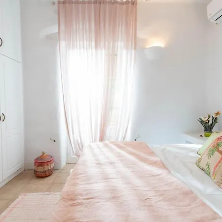 The Happy Place Apartment *